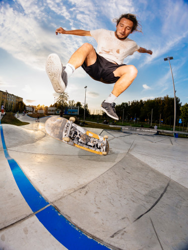 Nowy skatepark w Piekarach Śląskich: sprawdzony i oceniony przez lokalsów!